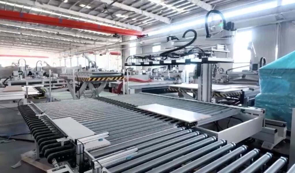 Linea di foratura automatica con carico e scarico robotizzato